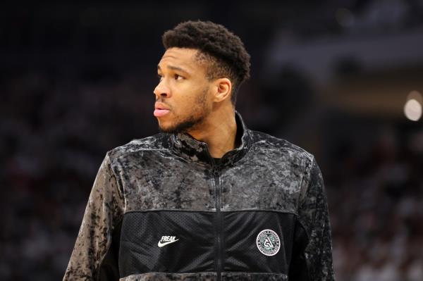 Giannis Antetokounmpo injured his calf on April 9.