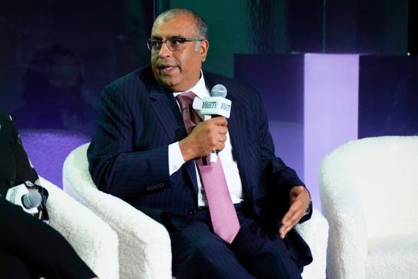 Neeraj Khemlani has been telling co<em></em>nfidants that he is exiting his role as co-president of CBS News, ending a tumultuous run. 