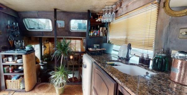  The kitchen of hippo the houseboat
