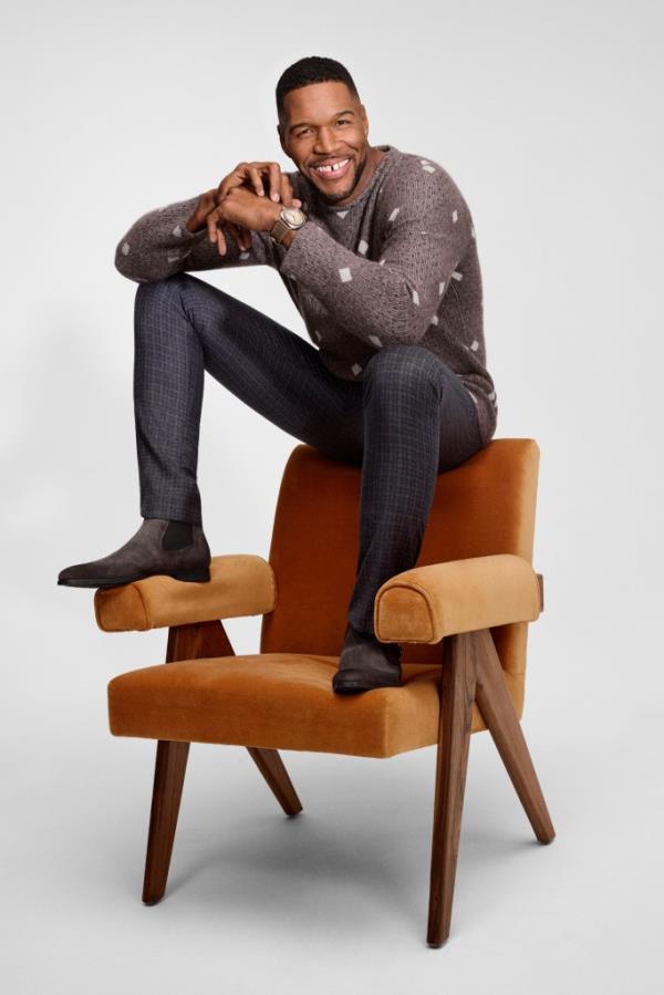 Jumper, $1,895, and pants (sold as suit), $4,595, both at Armani.com; “Caspe” boots, $495, and “Telante” belt,</p>

<p>　　$150, both at Magnanni.com;</p>

<p>　　Panerai Radiomir Tre Giorni watch in steel, $7,100 at Lo<em></em>ndon Jewelers