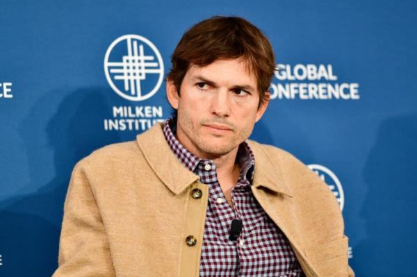 ASHTON KUTCHER