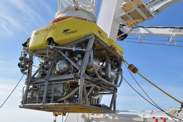 The Victor 6000 is remotely operated from the surface vessel, and has a crew of 25 specialists who work with it