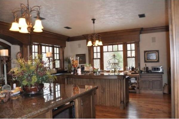 The Wisco<em></em>nsin home occupies 10,500 square feet. 