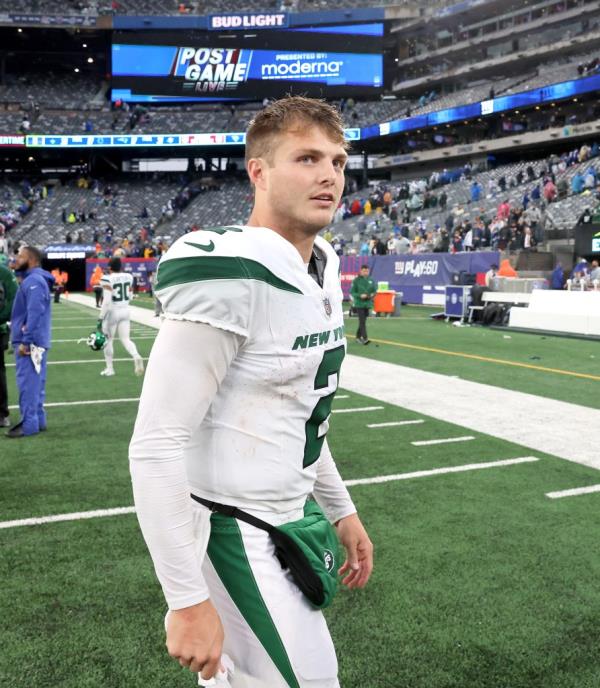 Maybe Zach Wilson could benefit from more cheers.