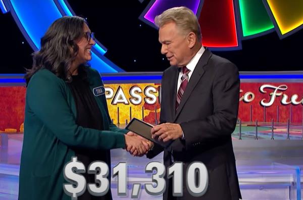 A woman named Tina came out on top at the end of the episode and chose the category “Event.”</p>

<p>　　
