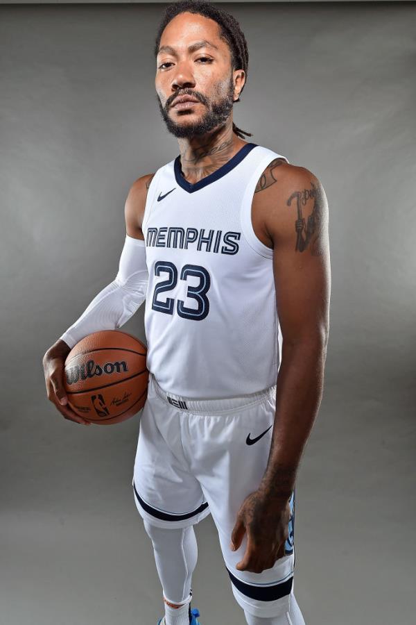 Derrick Rose told reporters that he is not in Memphis to 'babysit' Ja Morant.