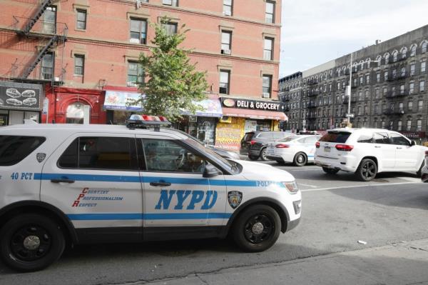 An NYPD Patrol car from the 40th Police Precinct patrolling