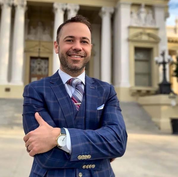  Elan Zektser is representing two of the Turpin siblings in a lawsuit against Riverside County and ChildNet