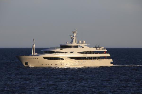 Motor yacht, Maraya, built by CRN, Monaco</p>

<p>　　