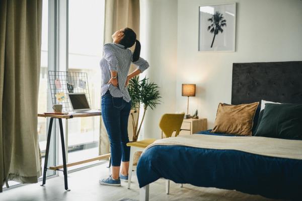 New research shows how reluctant workers are to actually enjoy their time off and not check work messages.