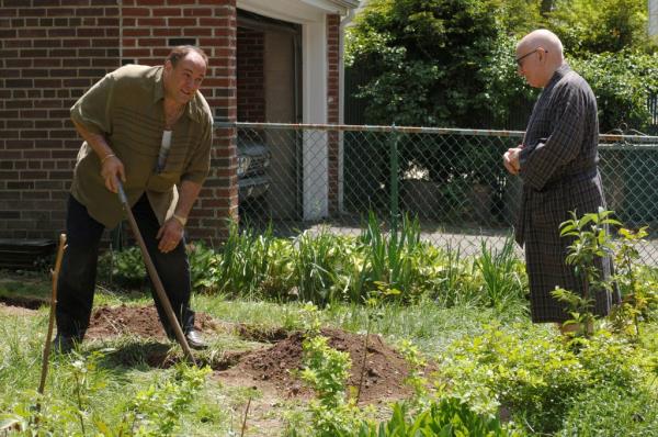 Members o<em></em>nly (2006)</p>

<p>　　James Gandolfini and Dominic Chianese in The Sopranos (1999)