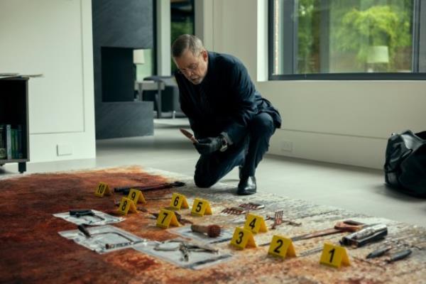 The Fall of the House of Usher. Mark Hamill as Arthur Pym in episode 106 of The Fall of the House of Usher