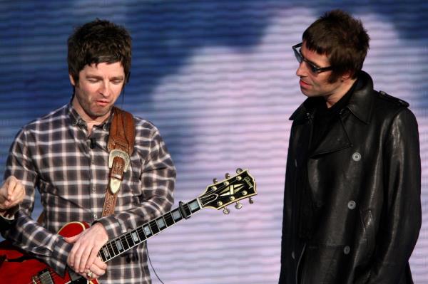 Noel Gallagher and Liam Gallagher on the Italian TV show 