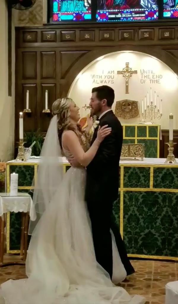 Jo<em></em>nathan Diller to wife Stephanie