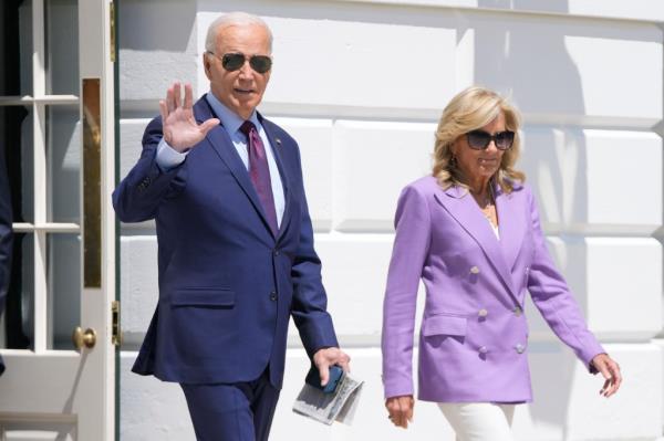 President Joe Biden and first lady Jill Biden walking on the South Lawn of the White House, a<em></em>bout to board Marine One for a trip to the Democratic Natio<em></em>nal Co<em></em>nvention in Chicago, 2024.