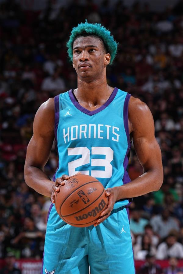 Kai Jo<em></em>nes will reportedly be away from the Hornets indefinitely to start training camp.