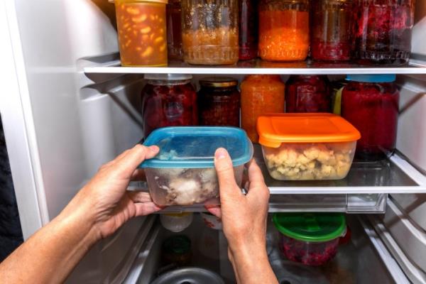 On the other hand, expert Lindsey DeSoto mentio<em></em>ned eating more can be fine when wanting to strengthen the body's me<em></em>tabolism. 