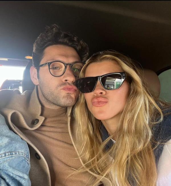 Sofia Richie and husband Elliot Grainge</p>

<p>　　