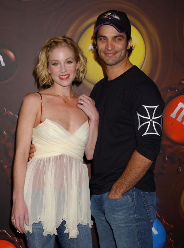 Christina Applegate and Johnathon Schaech.