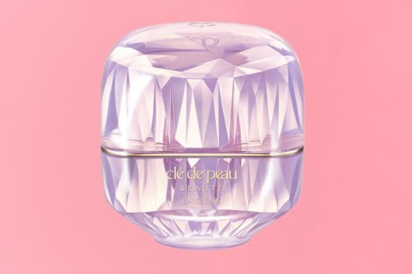 Plastic co<em></em>ntainer with lid featured on Alexa Gift Guide cover, photo by Marshall Troy, styled by Miako Katoh