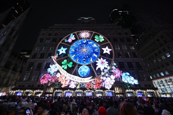 Christmas in New York City.</p>

<p>　　Saturday, December 23, 2023</p>

<p>　　Magic of Christmas on full display