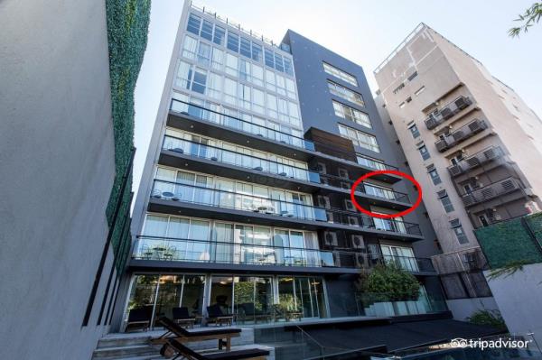 Liam Payne plunged from the third floor into the courtyard of the Casa Sur Hotel</p>

<p>　　