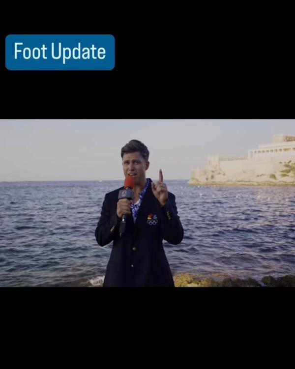 Colin Jost giving his 