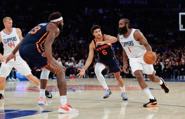 James Harden looks to attack the basket against the Knicks in his Clippers' debut on Mo<em></em>nday night.