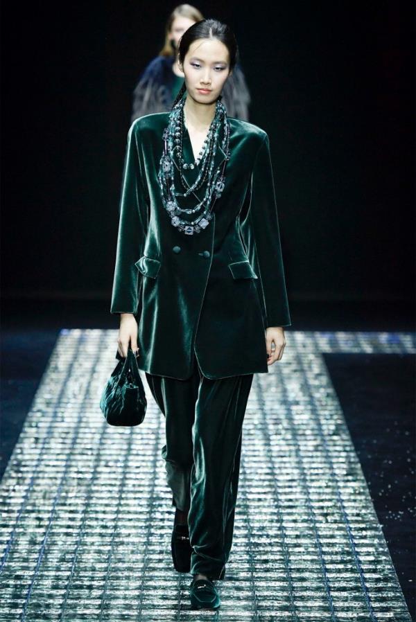 A model wearing Emporio Armani Ready to Wear Fall/Winter 2024-2025 fashion show.