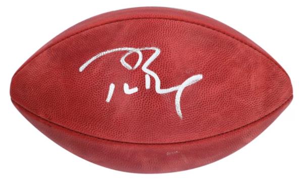 Tom Brady's typical autograph. Attendees were disappointed to receive some autographs that didn't look like it