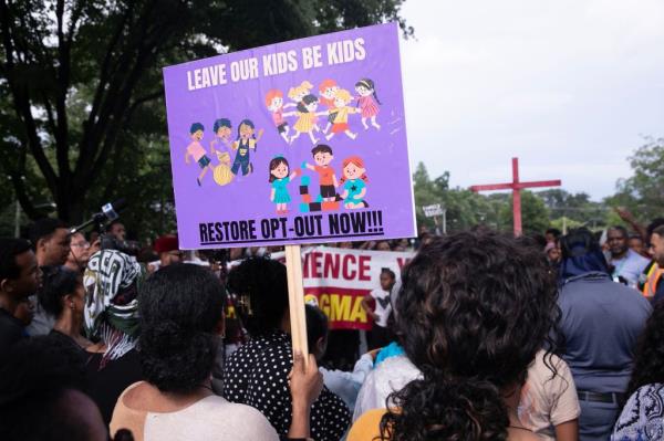 Protestors in favor of the opt-out policy are angry a<em></em>bout the judge's decision.