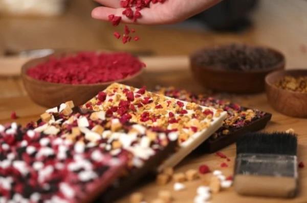 KitKat?s new, posh bars come in more than 1,500 flavours, including gin and to<em></em>nic (Picture: Nestle)