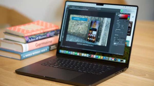 Image for article titled Apple's M3-Powered MacBook Pro: Everything You’ve Come to Expect From a Mac
