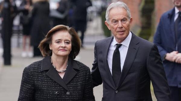 Pic: PA</p>

<p>　　Former prime minister Tony Blair and his wife Cherie Blair attend the funeral service of Derek Draper at St Mary the Virgin church in Primrose Hill, north west London. The former lobbyist turned psychologist and author, who married presenter Kate Garraway in 2005, died last mo<em></em>nth following long-lasting symptoms from coronavirus. Picture date: Friday February 2, 2024.
