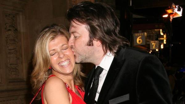 Kate Garraway with Derek Draper in 2007. Pic: Alan Davidson/Shutterstock</p>

<p>　　